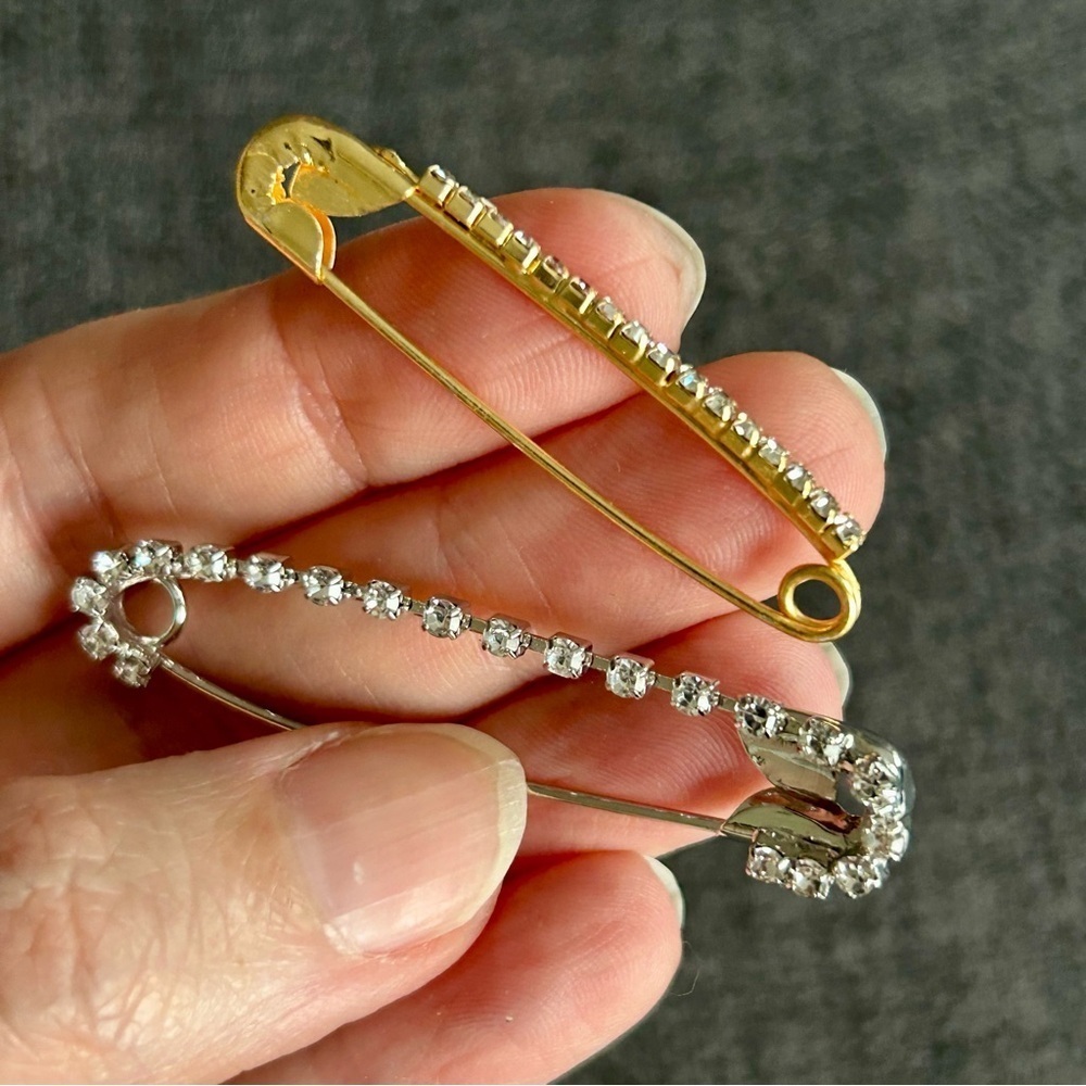Set of 2 Safety Pins Gold Silver Rhinestone